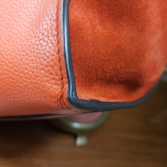 Auth Celine Medium Calfskin Trapeze Shoulder Handbag - Picture 6 of 16